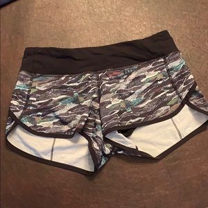 Lululemon speed up short size 4!
